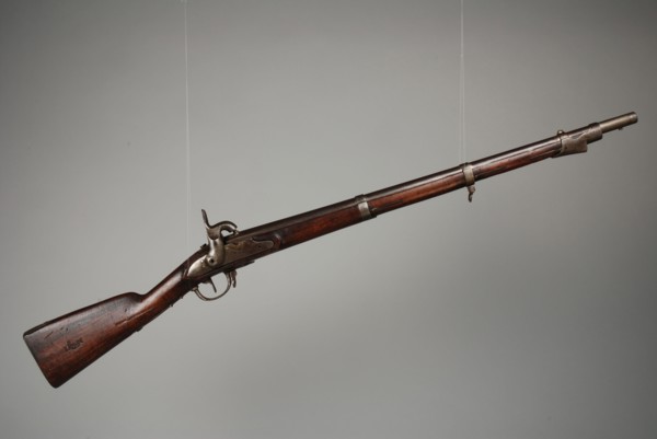 Sappeursglobe M1815 or percussion gun with ramrod and bayonet, used by the boys of the Gereformeerd Weeshuis, Rotterdam, rifle