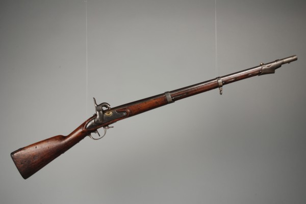 Sapper's gun M1815 or percussion gun with ramrod and bayonet, used by the boys of the Reformed Orphanage, Rotterdam, rifle