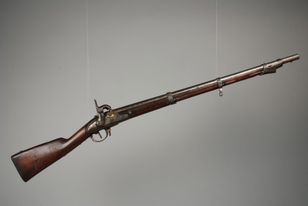 Sapper's gun M1815 or percussion gun with ramrod and bayonet, used by the boys of the Gereformeerde Weeshuis, Rotterdam, rifle
