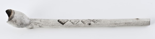 White clay pipe, marked with stalk decorated with fleur de lis stamps, clay pipe smoking equipment smoke floor pottery ceramics