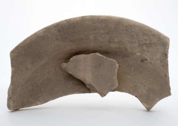 Fragments of baked dishes, unglazed, biscuit earthenware, dish crockery holder soil find ceramic earthenware, w 9.5 h 3.2