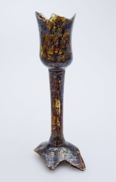 Fragment of foot, trunk and calyx of chalice, drinking glass drinking utensils tableware holder soil find glass, hand-blown