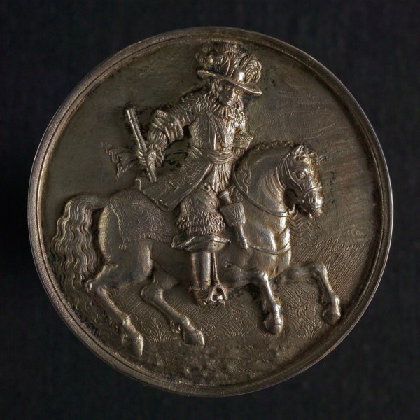 Medal on the elevation of William III to commander-in-chief, penning footage silver, prince William III on horseback