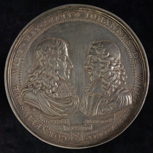 Avry, Hollow medallion with broad engraved edge, on the murder of the De Witt brothers, penny footage silver