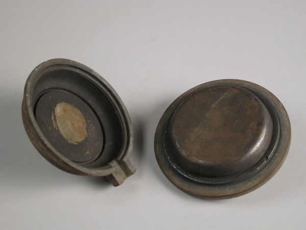 Two-piece bronze mold for dish, cast molding tool tools base metal bronze, cast twisted Two-piece bronze mold for casting plate