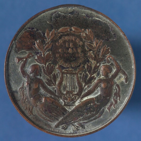 Medal of the Concours de chant, Antwerp, 1864, medallions bronze bronze, Lier with two conjoined laurels; two naked women