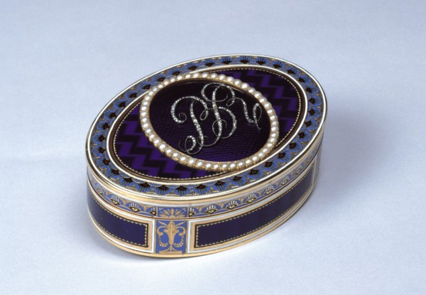engraver: Christoffel Hagen, Golden snuff box with brilliants and pearls by Pieter Havelaar, snuffbox holder metal gold pearl
