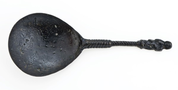 Copper apostle, oval shovel, apostle with cup In his hand, spoon cutlery soil find copper metal, casted beaten Copper spoon oval