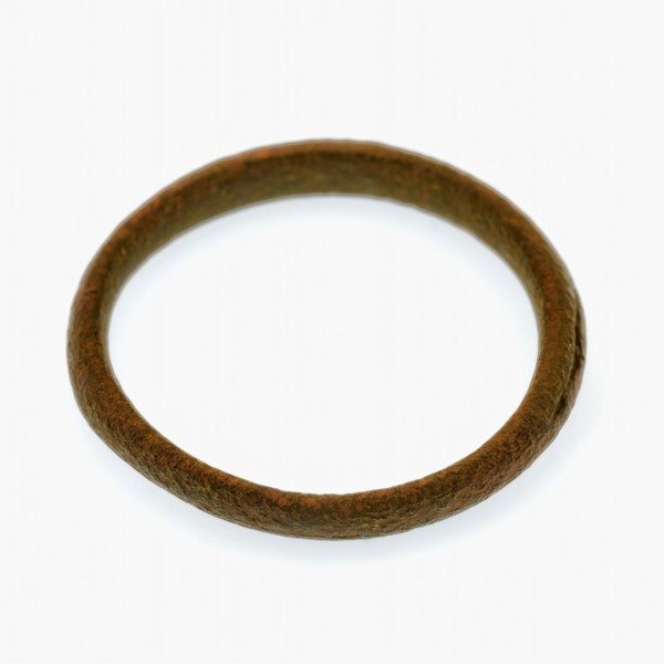 Simple copper or bronze ring, convex exterior, ring jewel clothing accessory clothing soil find copper bronze metal d 0.3, cast