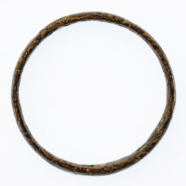 Copper ring, which is irregular in shape, ring jewel clothing accessory clothing item soil find bronze copper metal, bronze