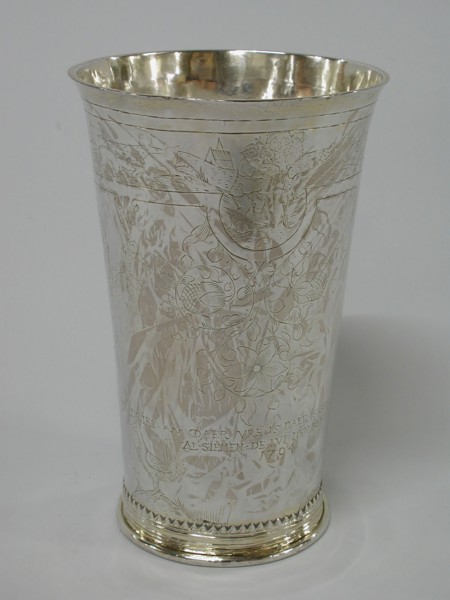 Lucas Stender, Silver cup with engraved inscription: DAER VRE IS DAER IS GODT. DAER TWIST IS DAER IS SPOT. DAER LOSS IS DARGER