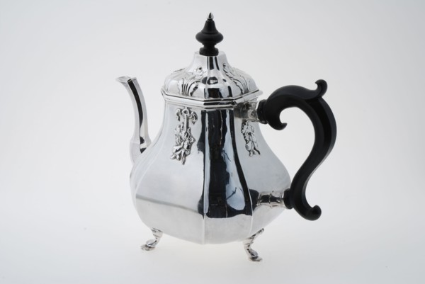 Bartholomeus van der Tooren, Three-piece crockery pulling pot, teapot tableware holder tea set tableware silver, gram Three