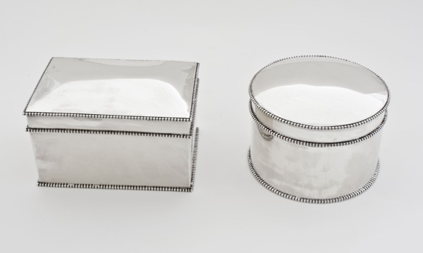 Silversmith: La Blanc, Rectangular and round silver cookie jar, cookie jar holder silver no.1, Two smooth drums with pearl edges