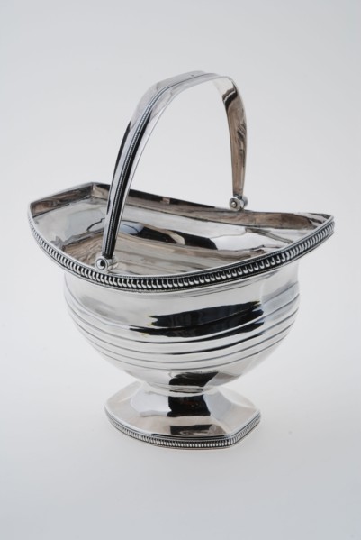 Gerardus Peeters, Four-piece tea set, silver sugar bowl with handle, sugar bowl holder service silver, Four-piece tea set