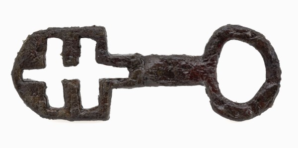 Iron key with inward beard, key iron value foundations iron metal, forged sawn archeology Rotterdam City Triangle