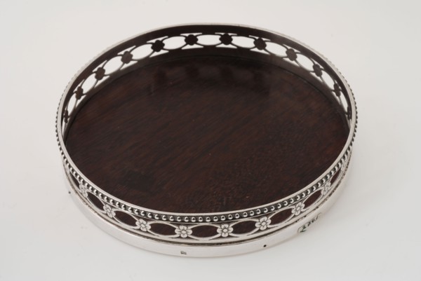 Silversmith: Cornelis Knuijsting, Round silver bottle box, bottle tray coaster holder silver wood, sawn cast Round tray wooden