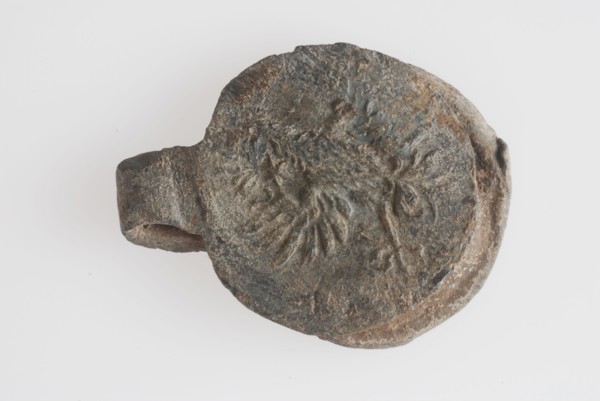Cloth lead with eagle and keys, cloth seal hallmark ground find lead metal, poured beaten Cloth lead with on the front an eagle