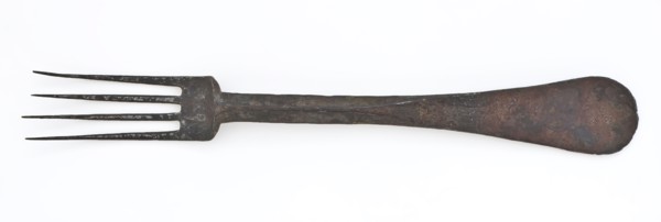 Wrought-iron fork, cutlery fork soil find wrought iron, hand-forged sawn Wrought iron iron fork with four tines triangular