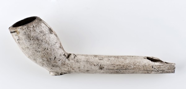 White clay pipe, unnoticed, with smooth handle, clay pipe smoking equipment smoke floor pottery ceramics pottery, pressed