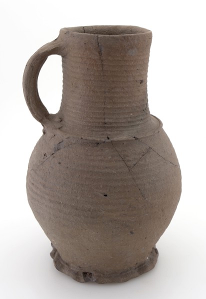 Stoneware jug, ball model with wide vertical ear, on squeeze foot, can crockery holder soil find ceramic stoneware, hand-turned