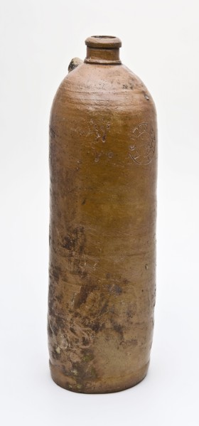 Stoneware mineral water pitcher, cylindrical with round shoulder, sausage ear and short neck, mineral water pitcher jar product