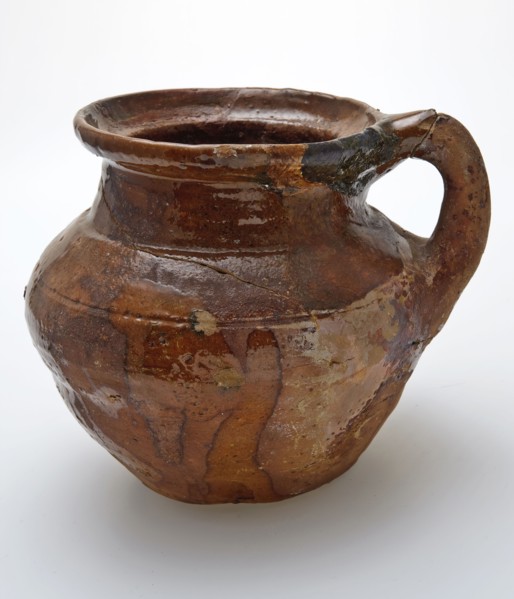 Pottery room comfort on vaulted bottom, convex model with neck and sausage ear, pot holder sanitary earthenware ceramic