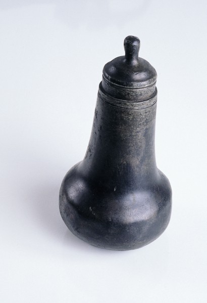 Tinsmith: Dirck Jansz Messchaert II of Dirck Jansz Messchaert I, Pewter feeding bottle, feeding bottle utensils equipment ground