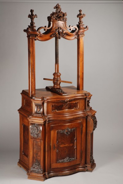 Walnut rococo linen press, linen press equipment walnut burr walnut pine wood, With drawer and door on sides and door panels