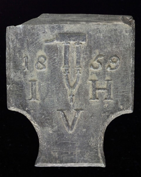 J.H. Voorendijk, Roof bonnet, shield-shaped cover plate with 1859, initials IVH and water pump, plummet lead metal h 10.0