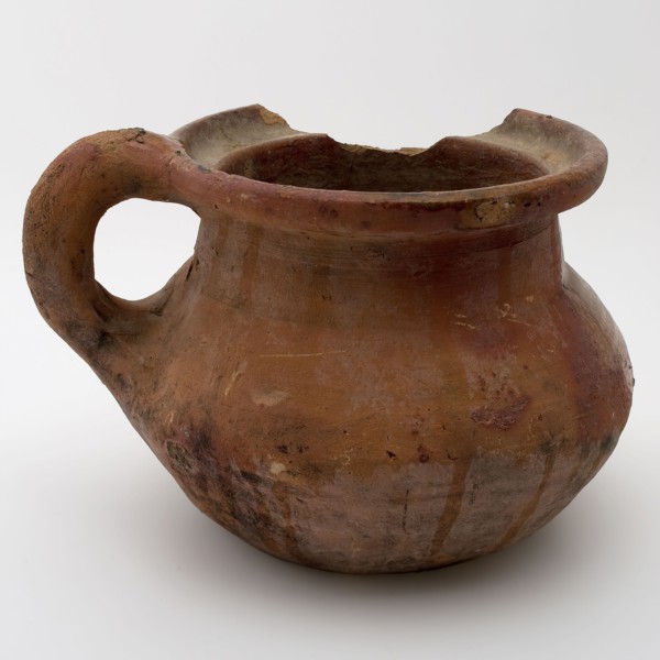 Pottery room comfort with curved bottom, sausage ear, straight neck and double conical belly, pot holder sanitary soil find