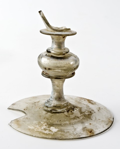 Fragment of foot, trunk and calyx of chalice, drinking glass drinking utensils tableware holder soil find glass, free blown
