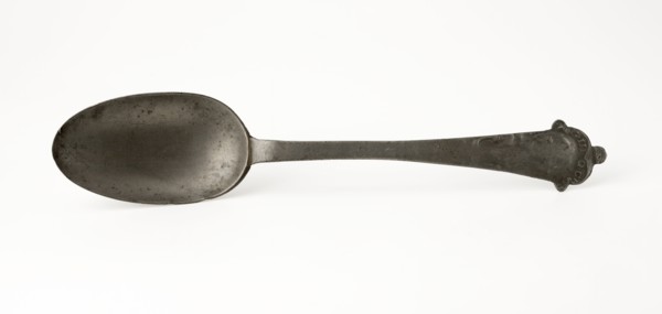 Pewter spoon with oval leaf with portrait King George III on the stem, spoon cutlery tin metal, w 4,3 poured beaten Pewter spoon