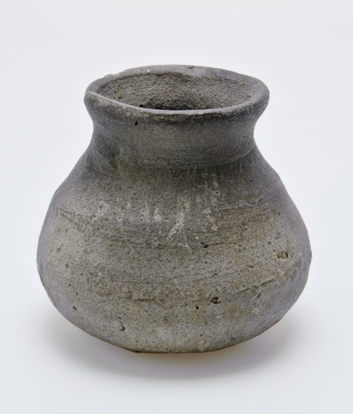 Small earthenware pot, ball pot with upright neck edge, ball pot utensils earthenware ceramic pottery, hand-shaped baked Pottery