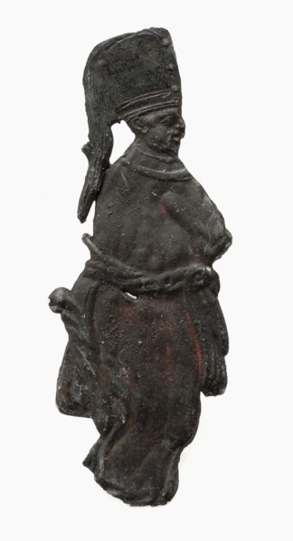 Tin soldier with high hat, in uniform with musket, very thin, Soldier toy relaxant miniature soil find tin metal, w 2,2 cast