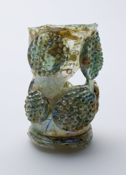 Fragment of part of foot, bottom and stem of roemer, roemer wineglass drinking glass drinking utensils tableware holder soil