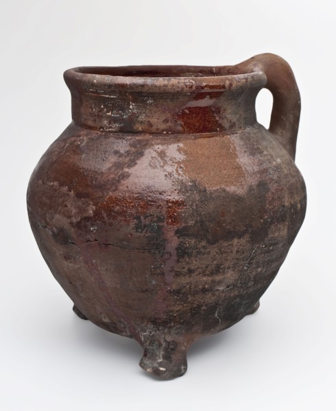 Large pottery cooking jug on three legs, cylindrical neck, one ear, grape cooking pot tableware holder utensils earthenware