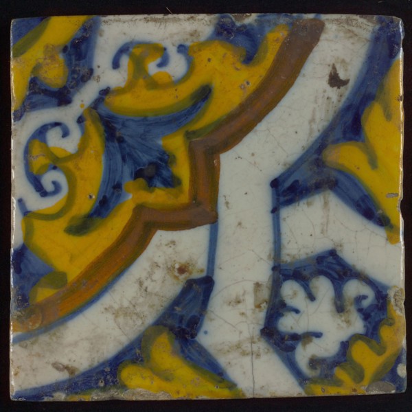 Ornament tile, diagonally across the tile white braid band motif, corner motif quarter rosette, wall tile tile sculpture ceramic