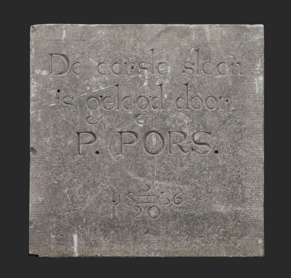Facade stone with text The first stone ... Pors ... 1836, facing brick first stone building part stone, minced Square flat frame