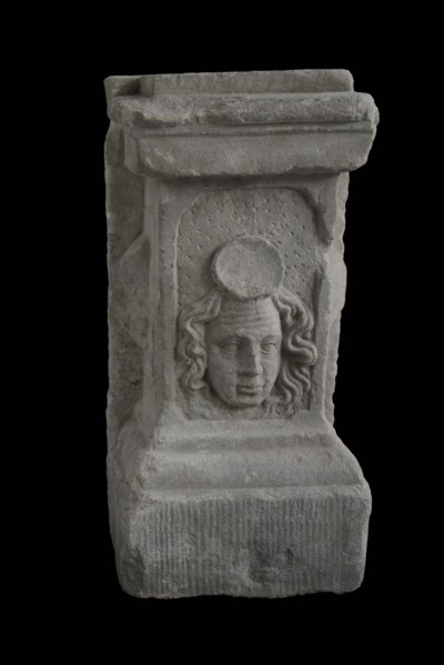 Basement with head, basement ornament building component sandstone stone, sculpted Rectangular basement with front face