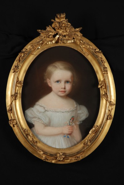 Heinrich Siebert, Girl's portrait with doll, with gold-colored oval frame with ornaments, portrait pastel drawing sculpture