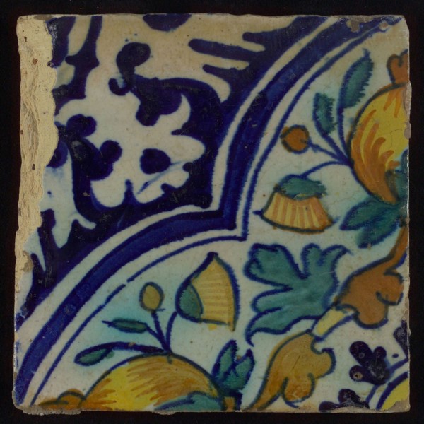 Ornament tile, diagonal ornament in quatrefoil with bows in which orange-apples and flowers, palm corner, corner pattern rosette