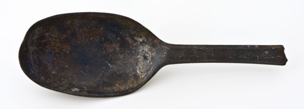 Spoon with elongated, oval bowl and hexagonal handle, spoon cutlery soil find tin metal, cast Elongated oval box rat tail