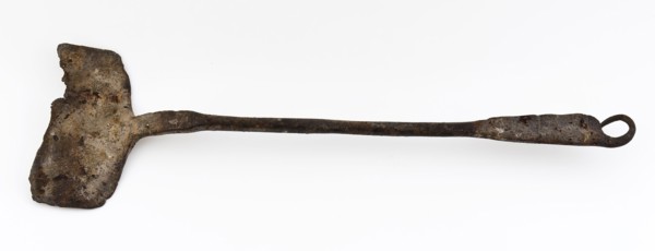 Shovel for fire, shovel scoop soil find iron metal, Rectangular shovel shank is round in cross section at scoop shovel flat