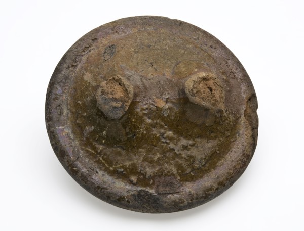Earthenware lid, red shard, partly glazed, lid closure soil found ceramic earthenware glaze lead glaze, hand turned hand shaped