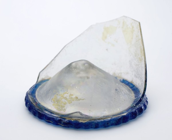 Fragment cup with blue stand ring, bottom and part wall, beaker drinking glass drinking utensils tableware holder soil find