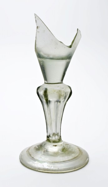 Fragment of foot, trunk and part of chalice glass with Silesian trunk in clear colorless glass, drinking glass drinking utensils