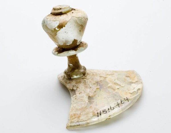 Fragment of part of foot and stem of goblet la façon de Venise, drinking cup drinking vessel holder soil find glass, hand-blown