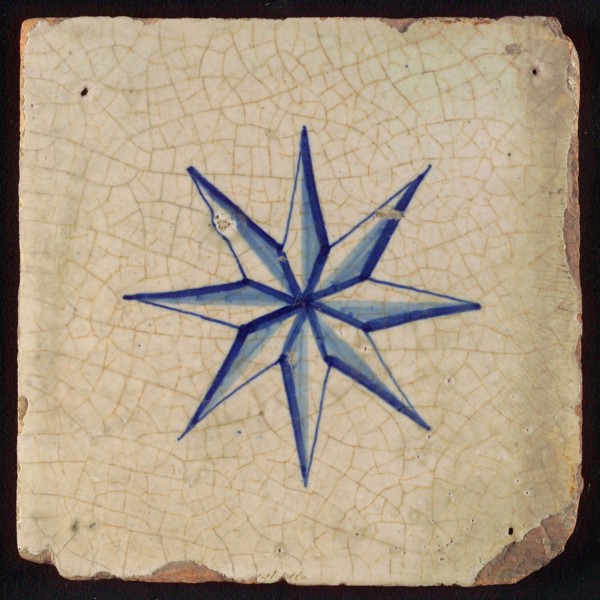 Tile, blue on white, centrally fine eight-pointed star, partly light blue filled with dark blue lines, wall tile tile sculpture