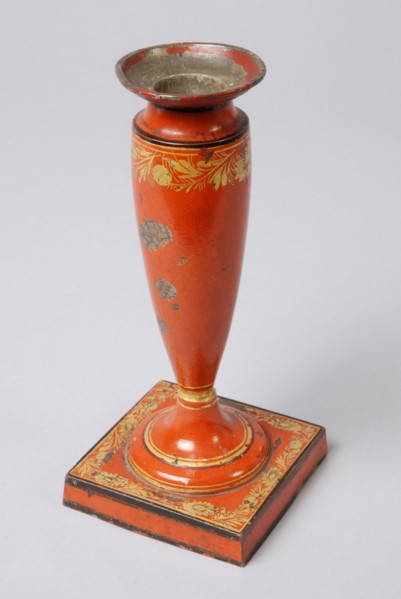 Red and gold lacquered candlestick with baluster-shaped trunk and loose bobèche, candlestick candleholder lighting agent tin