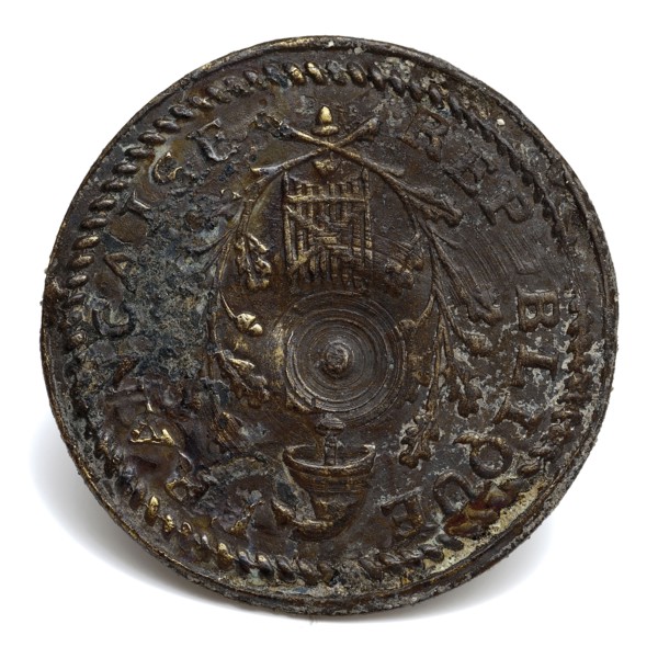 Medals button, button with text Republique Francaise, knot clothing accessory clothing ground find copper metal h 0.4, beaten